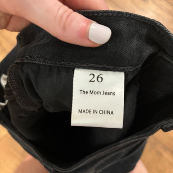 Buckle - Willow & Root -  The Mom Jean Straight Leg Raw Hem Black Size 26 - Picture 10 of 11